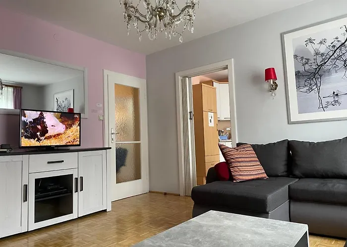 Spacious 2 Bedroom Zell-am-see Town Center アパート *
